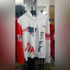 Men's White and Red Zip-Up Sweater